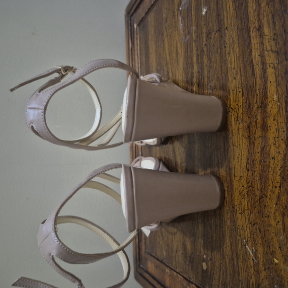Jessica Simpson Tan Wedge Shoes - Picture 5 of 7